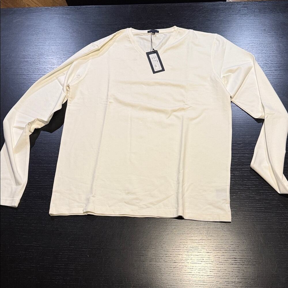 Men's Classic White V-Neck Long Sleeve Tee